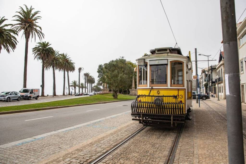 Tram Line 18 returns to Carmo nearly five years later