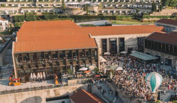 Musique et gastronomie brésiliennes : le Bossa Market débarque dans le cœur historique de Vila Nova de Gaia ce week-end
