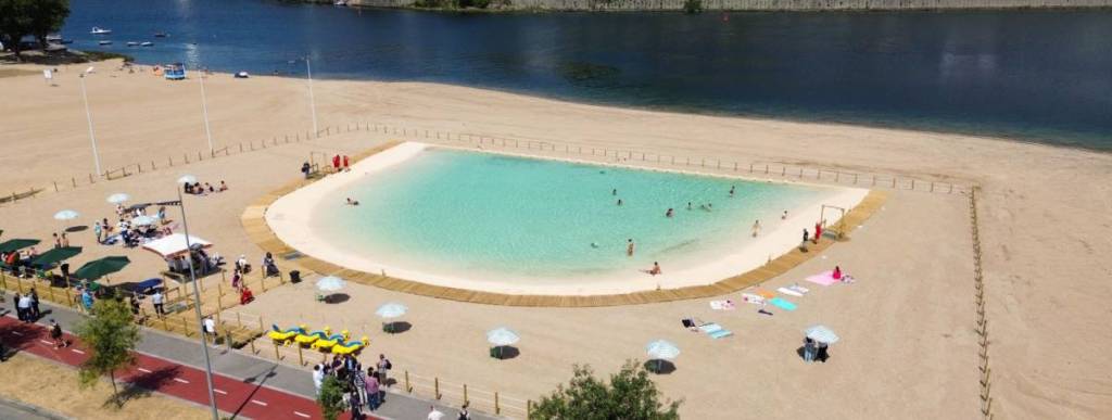 nouvelle piscine gratuite de la plage fluviale de l’Areinho, dans la paroisse d’Oliveira do Douro