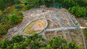 A cerca de 40 minutos do Porto, descobre a “pequena Machu Picchu” da Península Ibérica: a “Cidade Morta” erguida a 400 metros de altura