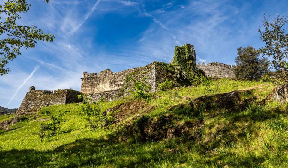Un castillo medieval en la frontera norte de Portugal: más de 750 años vigilando montañas y guerras