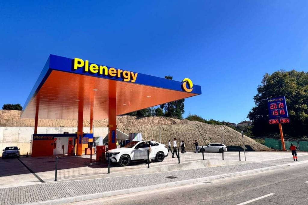 Plenergy abre su primera gasolinera en Oporto y promete un ahorro del 10 %