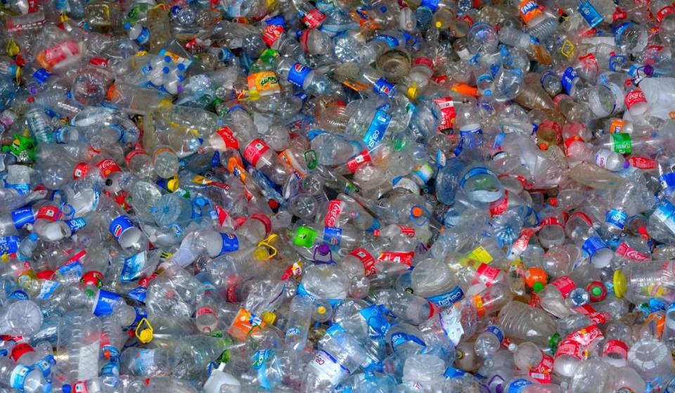 El objetivo europeo es recoger el 90 % de los envases de plástico para 2029; el sistema Volta supera los 450 millones de entregas, pero su implantación no ha sido unánime