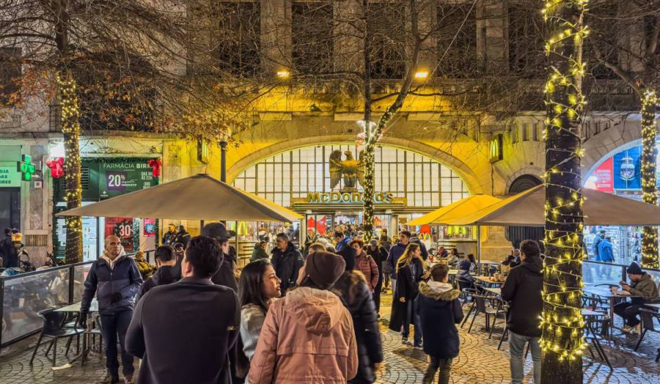 Hace 90 años, esta cafetería de la calle dos Aliados tenía una puerta giratoria y lámparas de cristal; hoy es el McDonald’s más famoso de Oporto