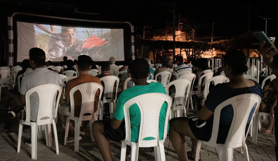 This Saturday, an itinerant festival will transform the Arcos da Lapa into an open-air cinema, with free films, popcorn and even cash prizes!