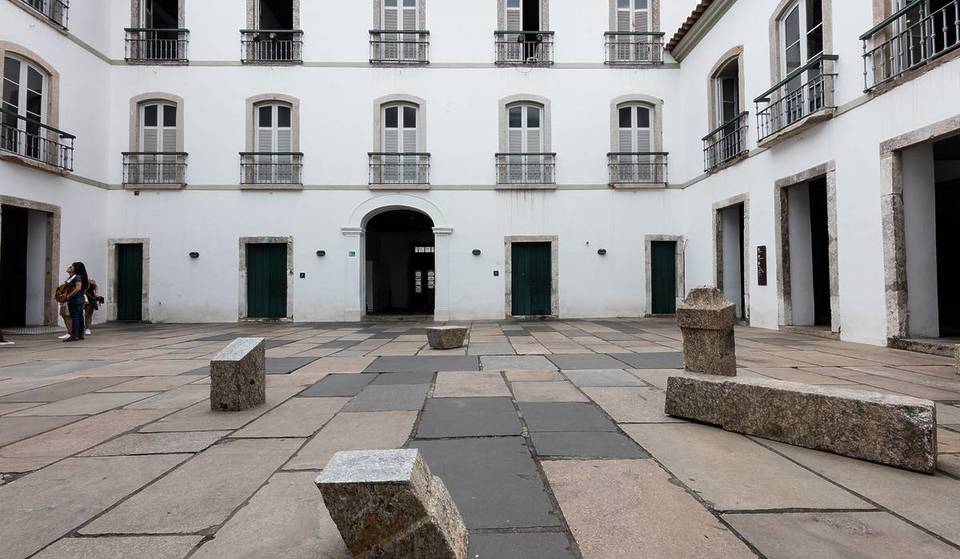 A massive exhibition arrives in Rio to celebrate Paço Imperial’s 40th anniversary: over 100 artists, 160 works, and free admission!