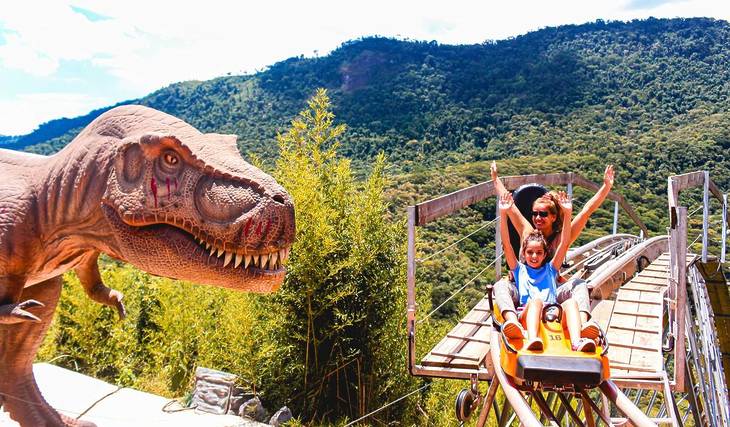 Olvídate de los paseos de siempre: ¡este itinerario para niños en Río incluye un espectáculo sobre hielo, un parque temático, tirolina y mucha diversión!