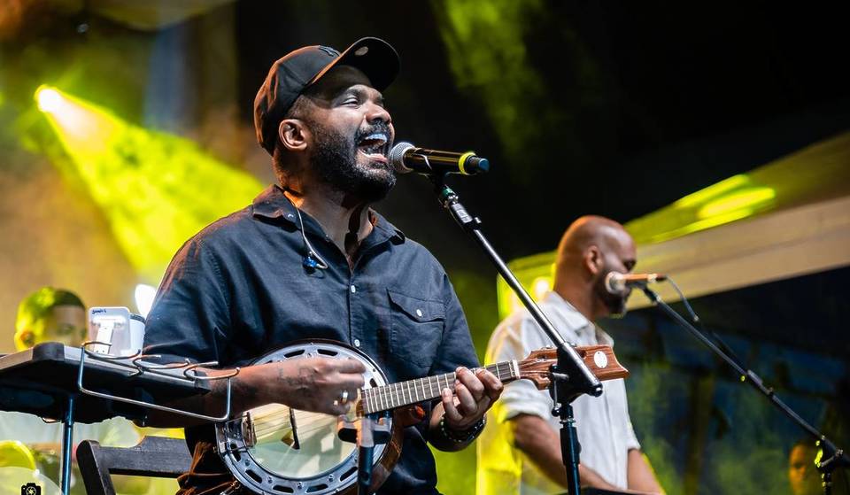With 14 hours of non-stop music, one of Lapa’s most traditional bars is hosting a mega samba festival in Rio this Saturday