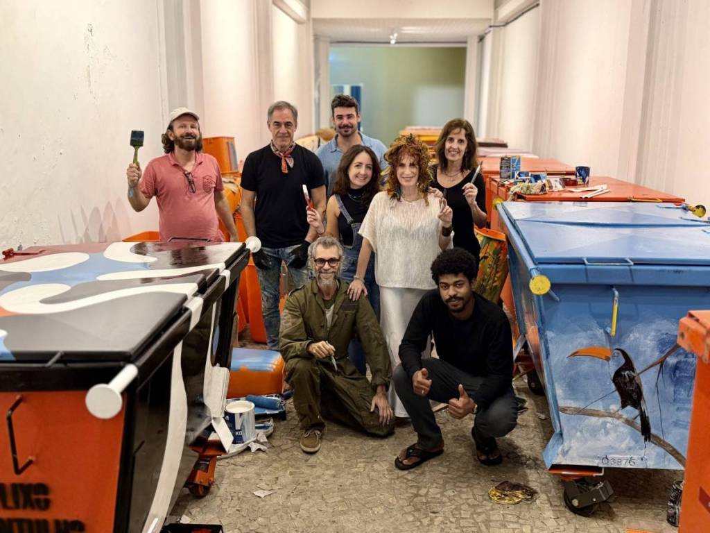 Artistas de diferentes gerações transformam contêineres e papeleiras da Comlurb em obras de arte urbana no Rio de Janeiro