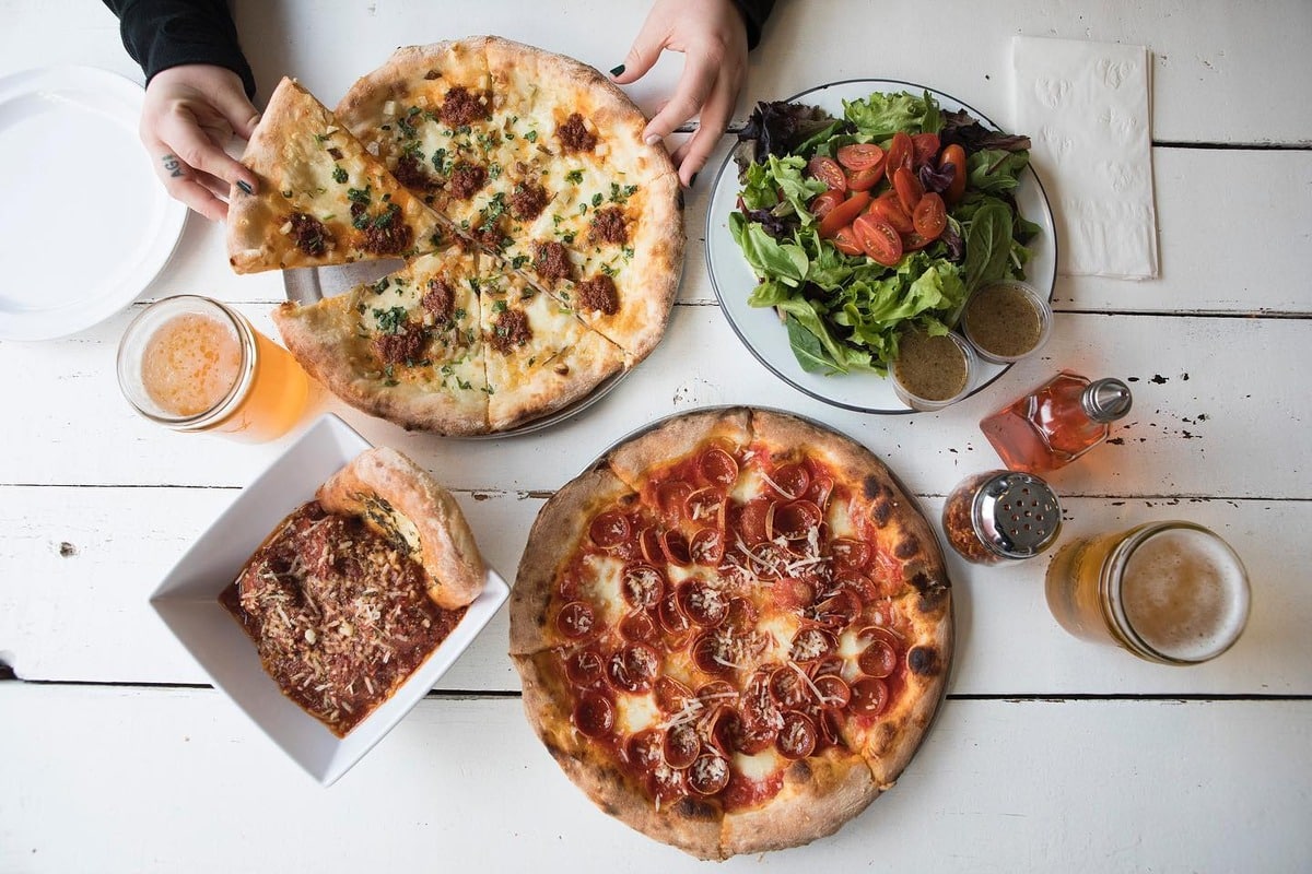 9 Pizza Hotspots In Sacramento For A Slice Of The Action