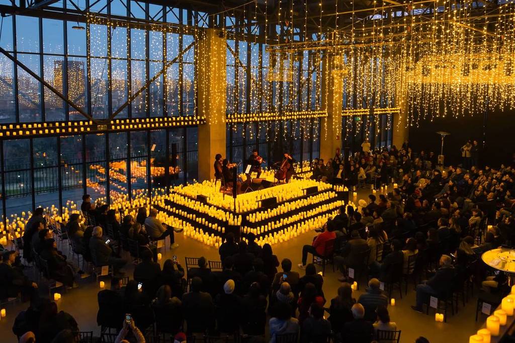 Las noches de Santiago se rinden ante Candlelight: estos son los conciertos a la luz de las velas que te esperan en 2026