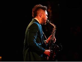 El rincón secreto de Santiago para viajar al Nueva Orleans de los años 20: jazz en vivo, ambiente íntimo y tributos a las leyendas