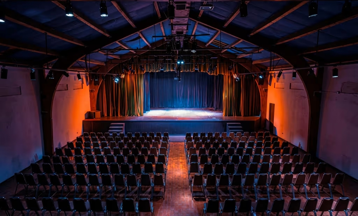 Interior Teatro Vicente Bianchi: música clásica en Santiago