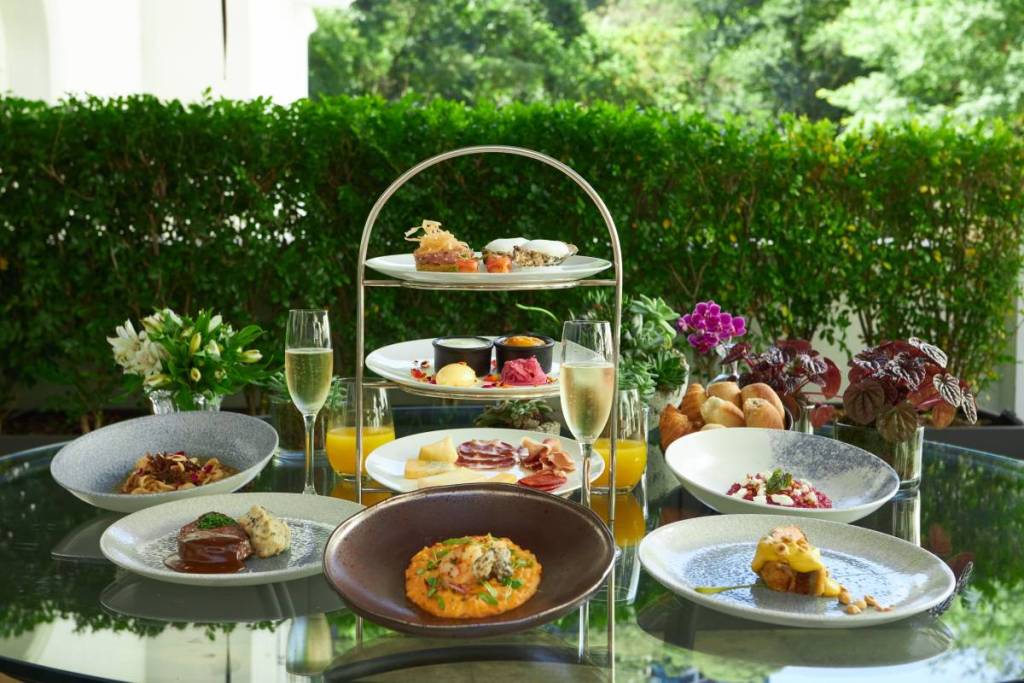 brunch at Palácio Tangará 