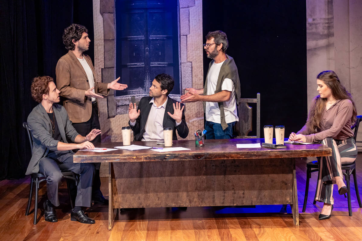 o homem mais inteligente da história peças de teatro em cartaz em são paulo