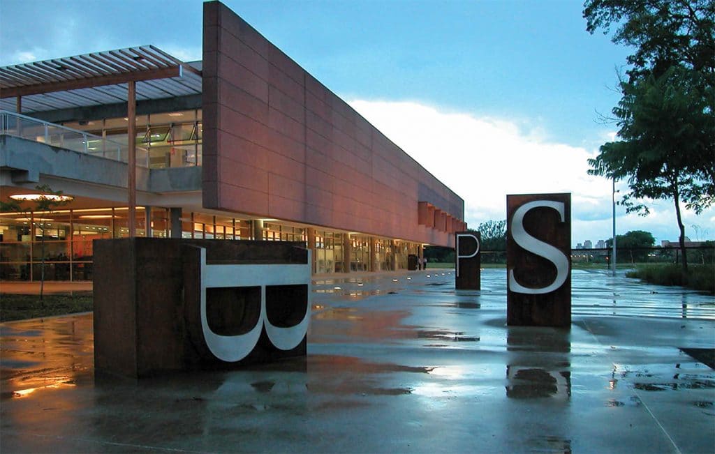 library in São Paulo
