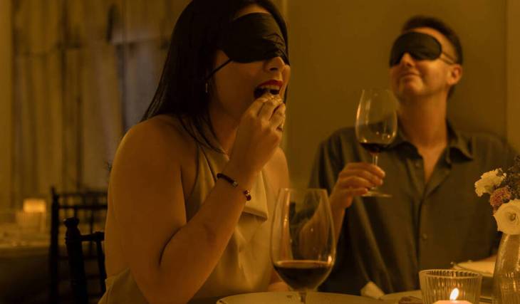 Vino, misterio y sentidos agudizados: ¿qué puedes esperar de esta cena a ciegas que se ha convertido en todo un éxito en São Paulo?