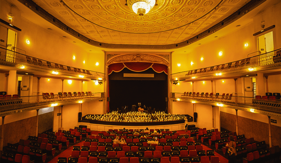 This theater is one of the oldest in São Paulo, it used to be a cinema and today it continues to host unforgettable events