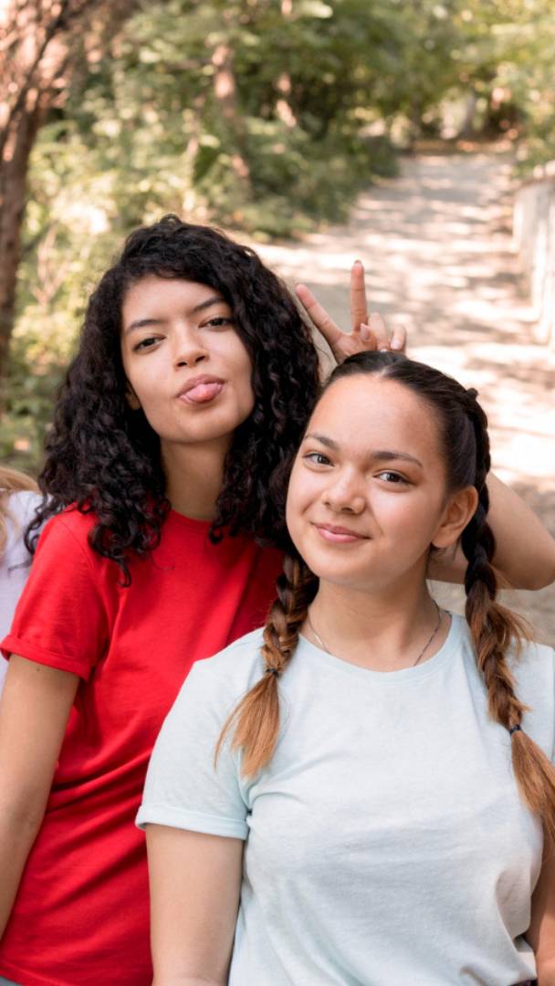 O que fazer com adolescentes em SP: guia tem rolê nostálgico dos anos 80, cinema a R$ 2 e festa exclusiva para menores