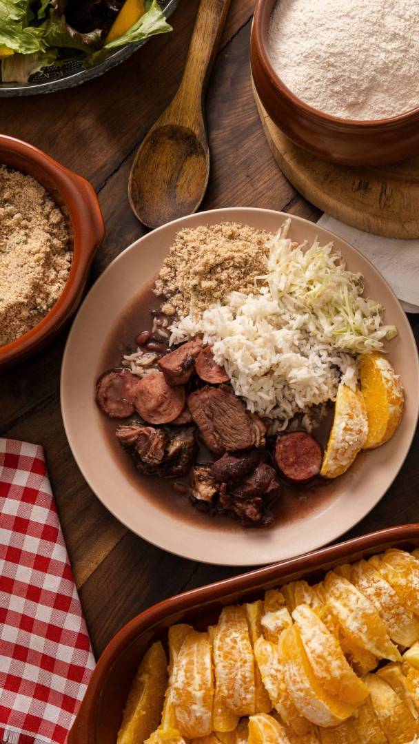 Com almoço completo a partir de R$ 10, o Centro de SP esconde 12 restaurantes baratos para comer bem e fugir da marmita no trabalho ou na escola