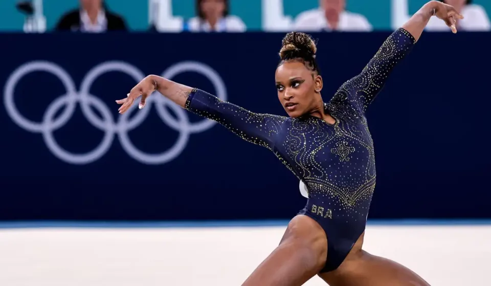 Última hora: Rebeca Andrade supera Simone Biles e garante medalha de ouro na final do solo