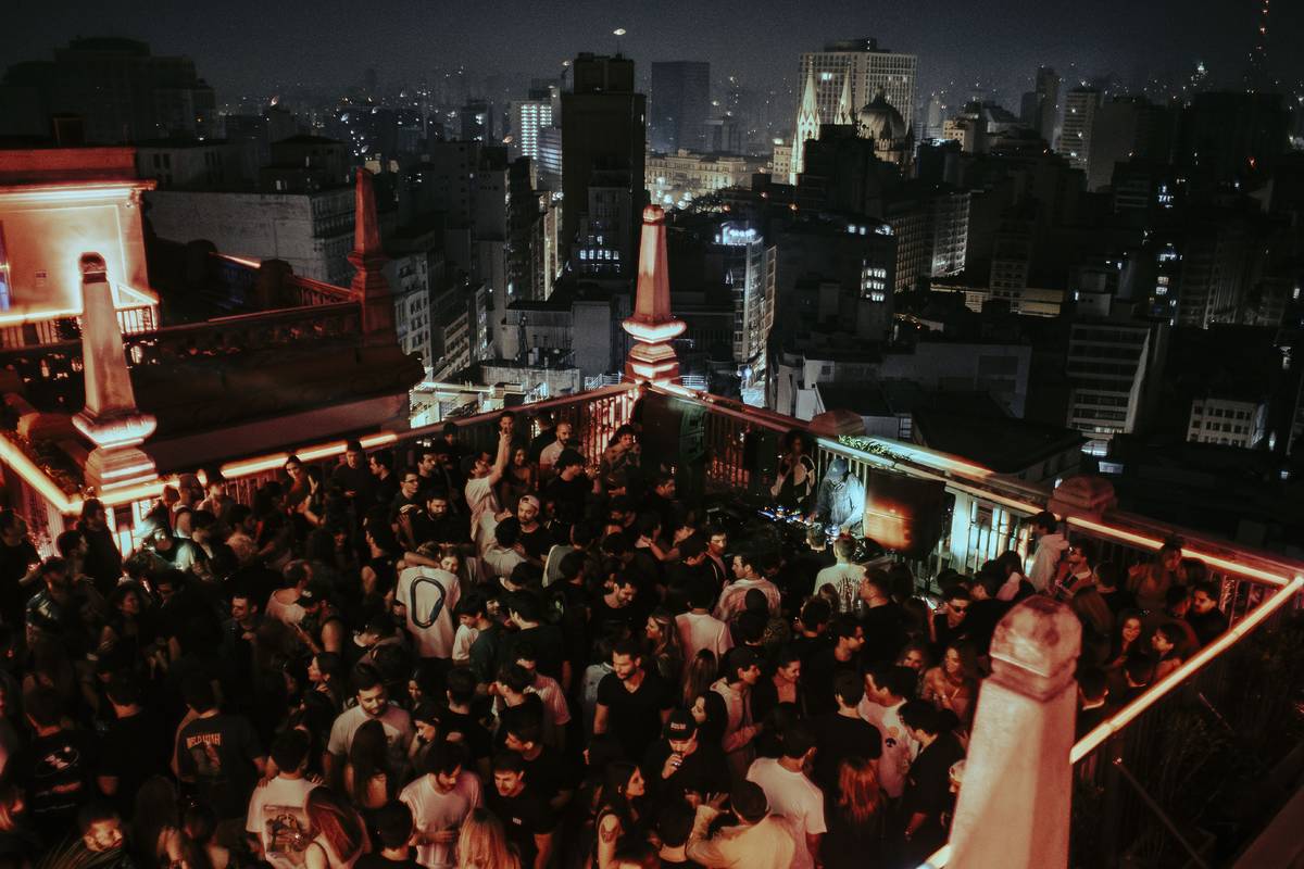 Martinelli festas balada rooftop sp