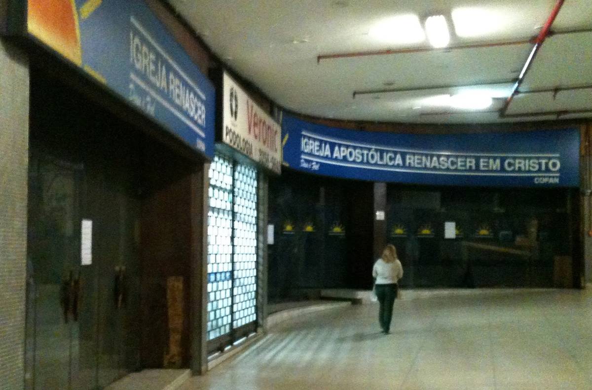 cinema de rua centro de sp vira igreja evangélica