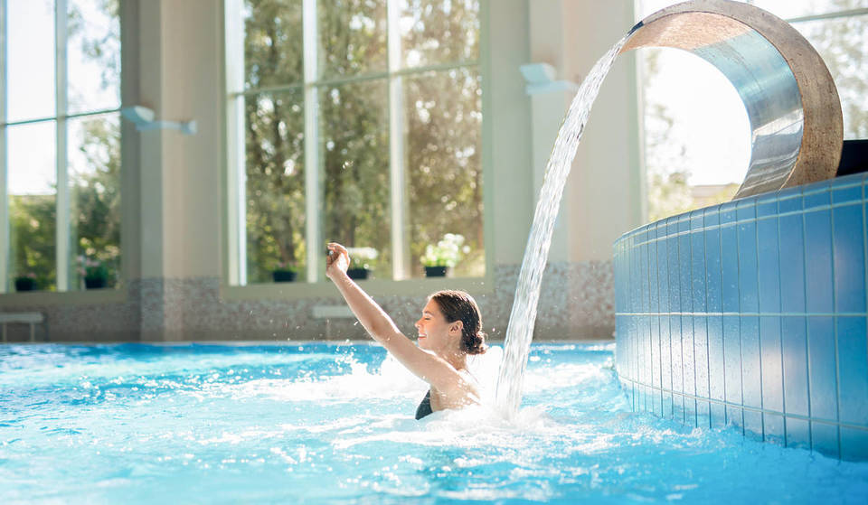 Conheça 5 parques com piscinas quentinhas em SP que salvam as férias de qualquer criança neste inverno