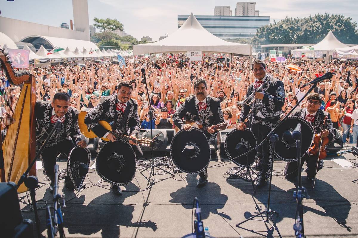 fiesta día de muertos memorial da américa latina são paulo