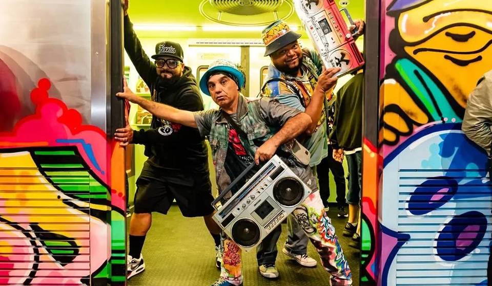 O berço do Hip Hop em SP está de volta: exposição com OSGEMEOS e KL Jay recria a estação São Bento dos anos 80!