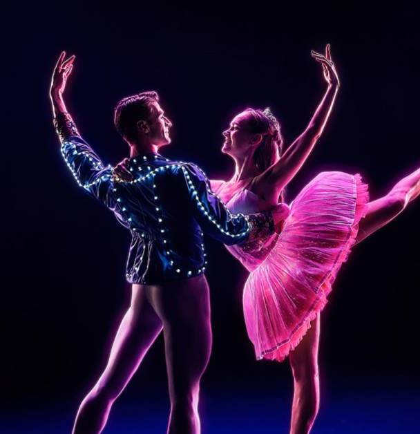 Un cuento de hadas en el corazón de São Paulo: «La Bella Durmiente» de Tchaikovsky cobra vida entre música, magia y trajes iluminados