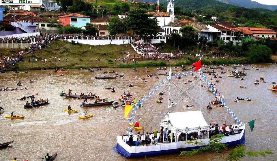 No es la Amazonia: la procesión de barcos en el interior de São Paulo atrae a devotos desde hace casi 150 años en uno de los ríos mejor conservados del estado.