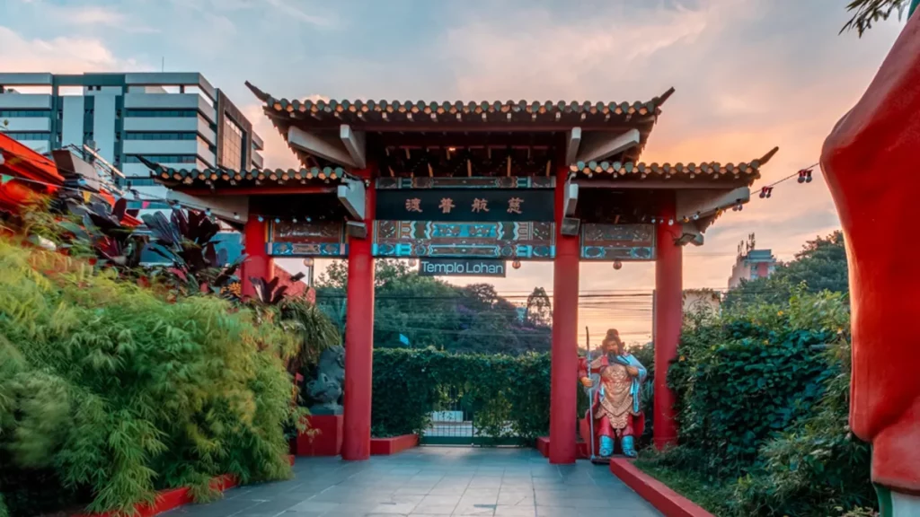 templo Lohan itinerario qué hacer en Liberdade
