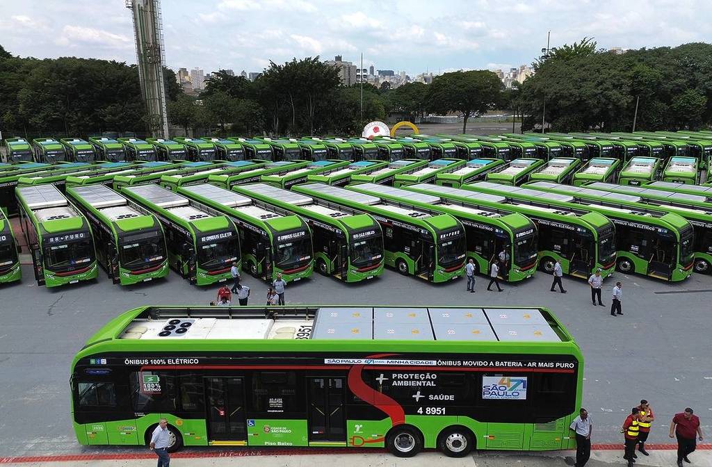 Conflitos geopolíticos podem reduzir frota de ônibus de São Paulo pelo preço do combustível