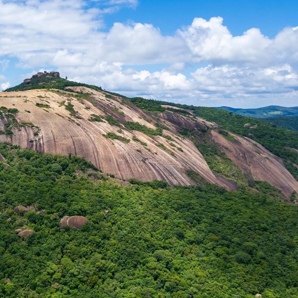 Monumento Natural Estadual Pedra Grande em Atibaia lugares para viajar no feriado em sp