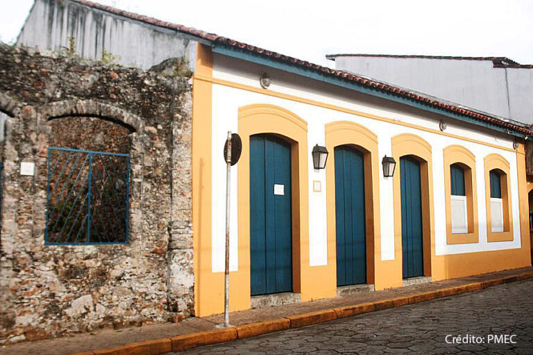 what to do in cananéia sp oldest settlement in brazil coast Cosme Fernandes Bacharel de Cananéia