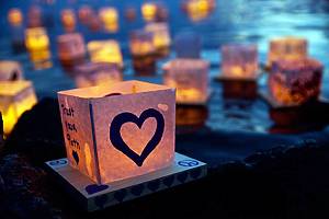 Inspirado na Tailândia, Water Lantern Festival ilumina o Jardim Botânico de São Paulo em outubro e já está com ingressos à venda