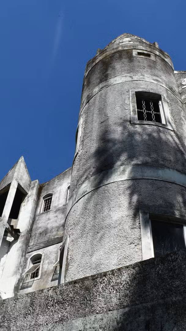 Con más de 100 habitaciones, el castillo abandonado, icono de la música sertaneja, podría convertirse en un punto turístico en el interior de São Paulo