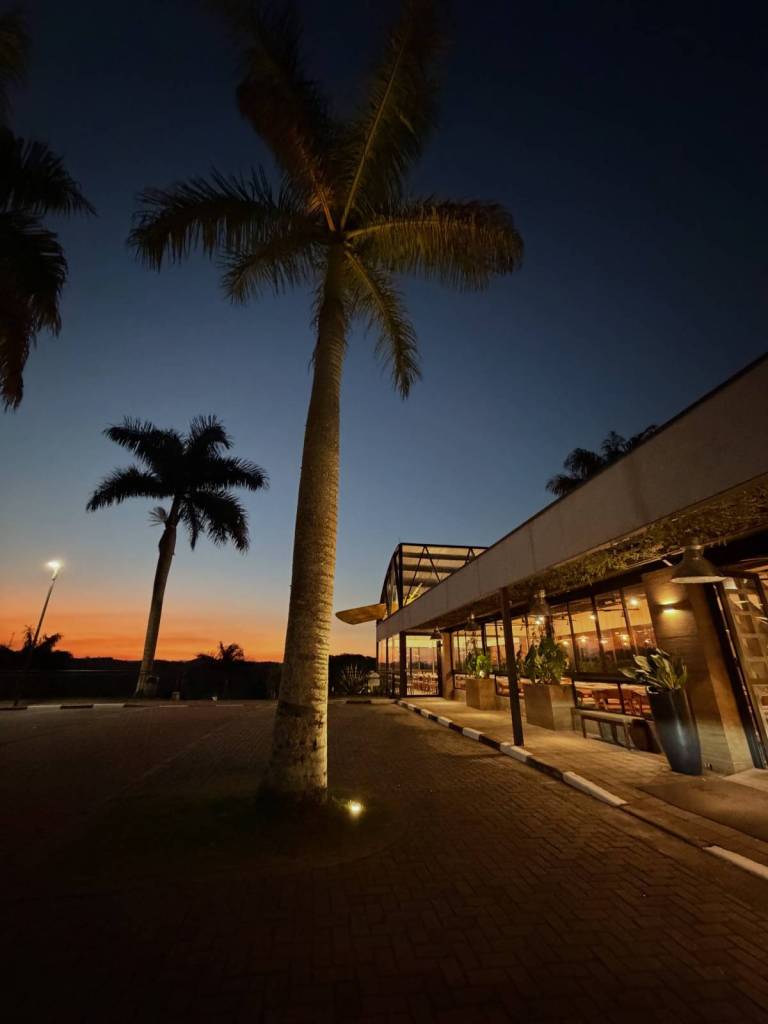 Restaurante Hangar, em Guararema e São José dos Campos
