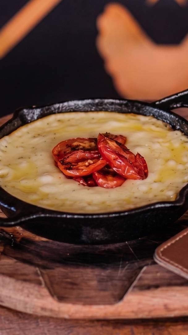 With dishes starting at R$ 15, the winter festival in the Serra de São Pedro features grilled coxinha, fondue, and ossobuco so you can enjoy the cold weather in the countryside