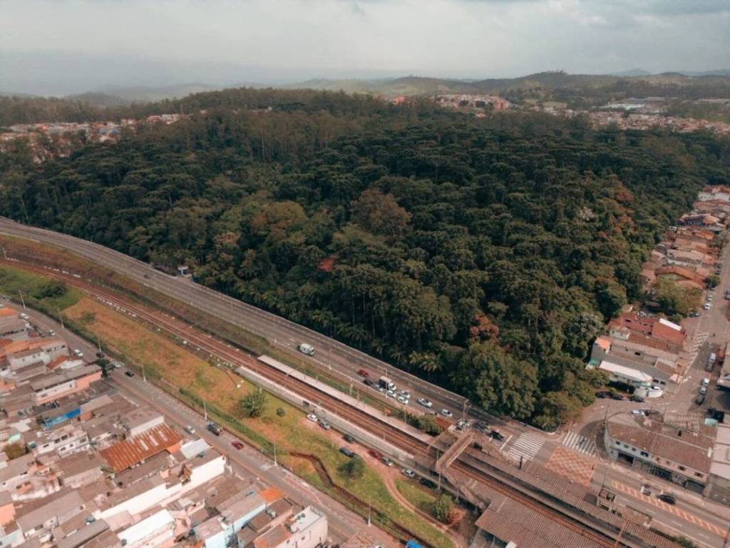 Parque Natural Municipal Prefeito Oswaldo Dias estações linha 10-turquesa da CPTM
