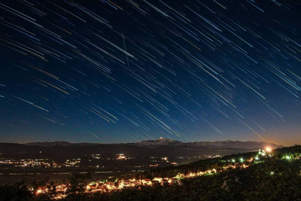 lunar eclipse Perseid meteor shower August 2026 astronomical phenomenon São Paulo