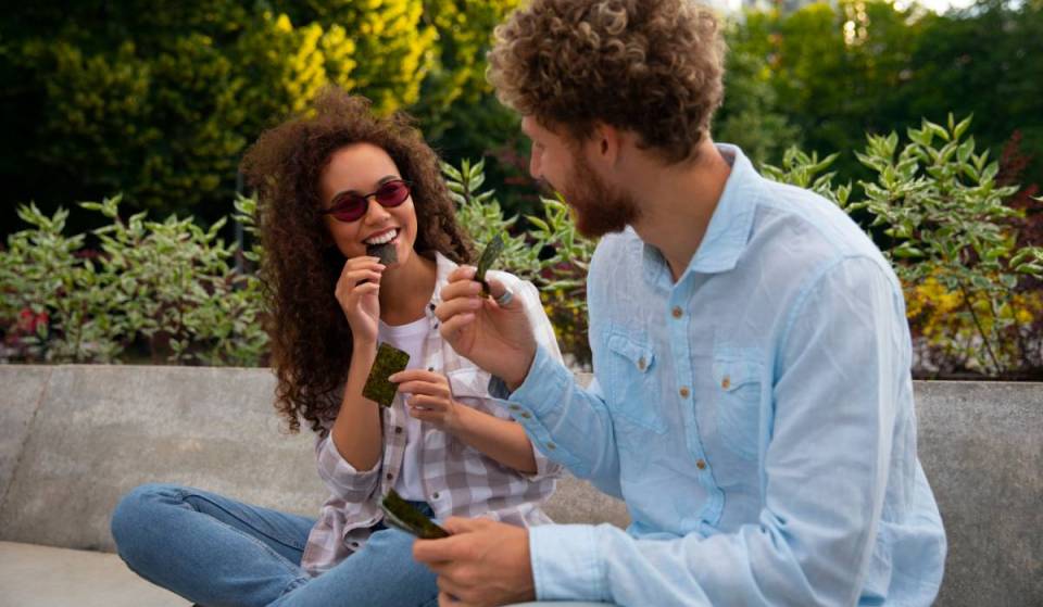 Olvídate de las apps: el «Tinder de la vida real» organiza cenas con desconocidos a partir de 39,90 R$ y anima a los solteros de São Paulo
