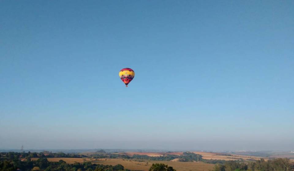 The perfect setting is just 1 hour and 30 minutes from São Paulo: discover “Brazilian Cappadocia” with scenic hot-air balloon flights, breakfast, and a toast with sparkling wine