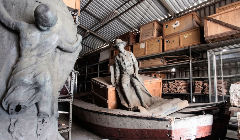 Conheça o “Cemitério de Estátuas”, galpão escondido no centro de SP que guarda monumentos históricos originais