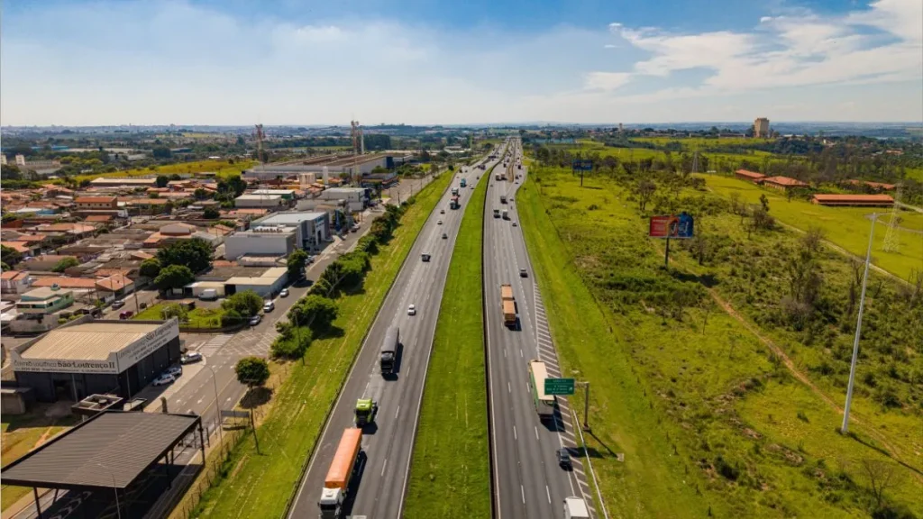 carretera cortada en São Paulo, autopista Anhanguera-Bandeirantes cortada en el interior