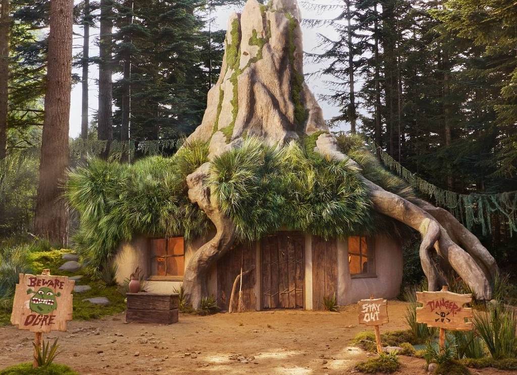 Shrek’s Swamp Will Be Available To Book In The Scottish Highlands As An Airbnb For Halloween