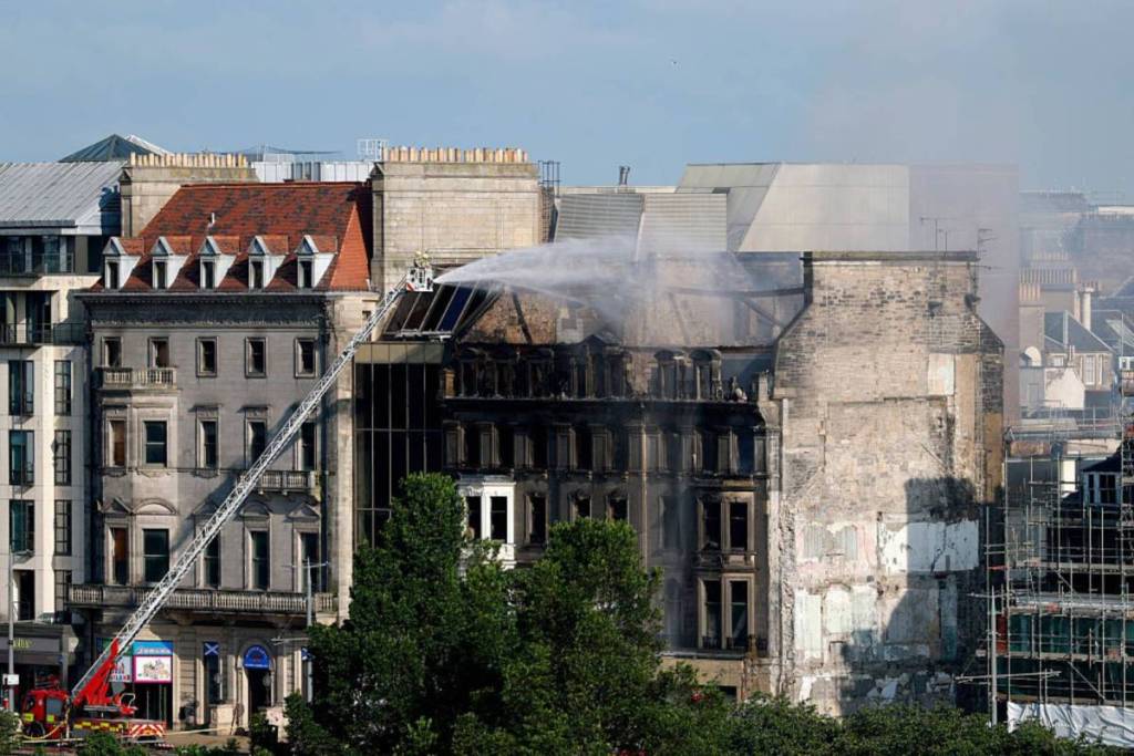 edinburgh fire princes street