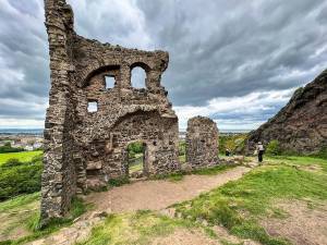 10 Edinburgh activities for a deliciously balanced day out with Belvita, from tasty eats to feel-good escapes all around the city 