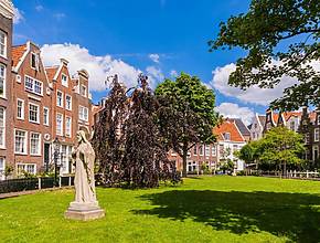 Sfuggire alla folla: Alla ricerca della serenità dei 5 migliori cortili nascosti di Amsterdam